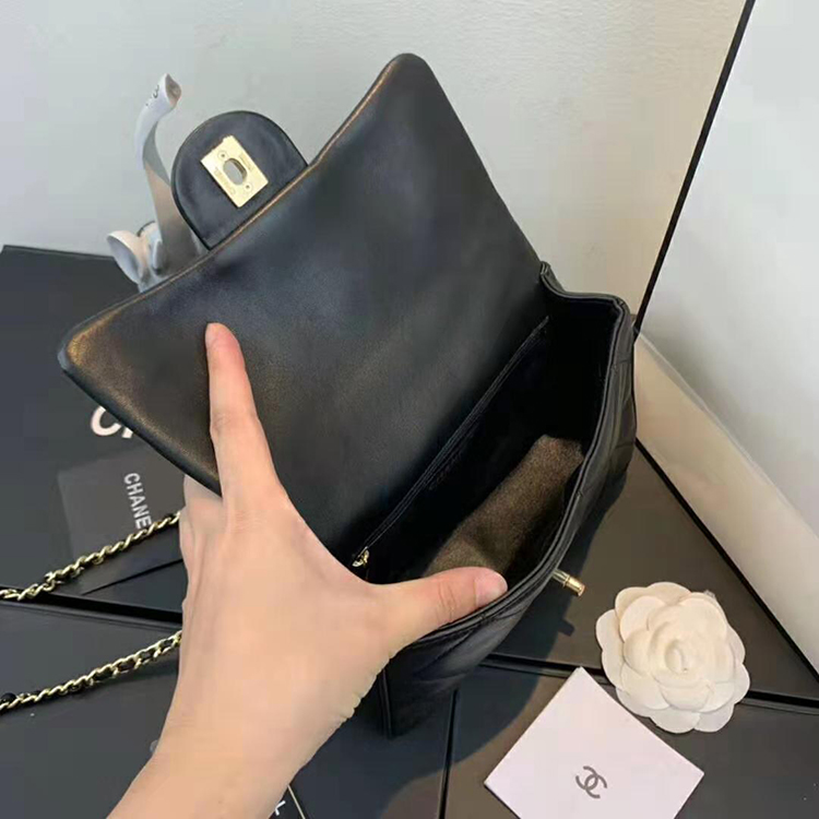 2020 Chanel Shoulder bag