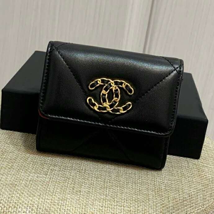 2020 Chanel Tri-fold short flap wallet