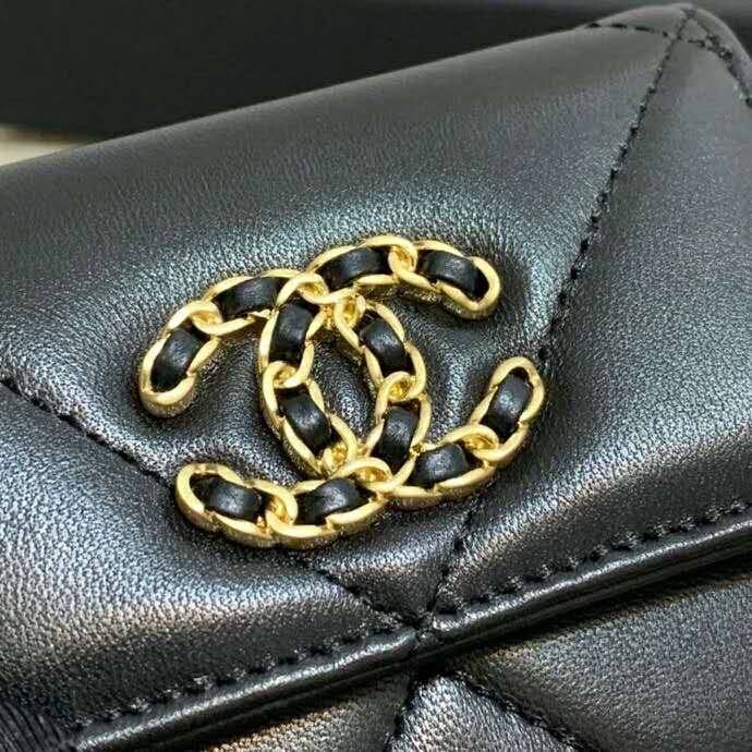 2020 Chanel Tri-fold short flap wallet