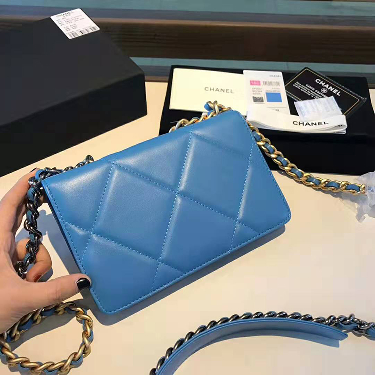 2020 Chanel WOC A33814 Mini Flap Bag