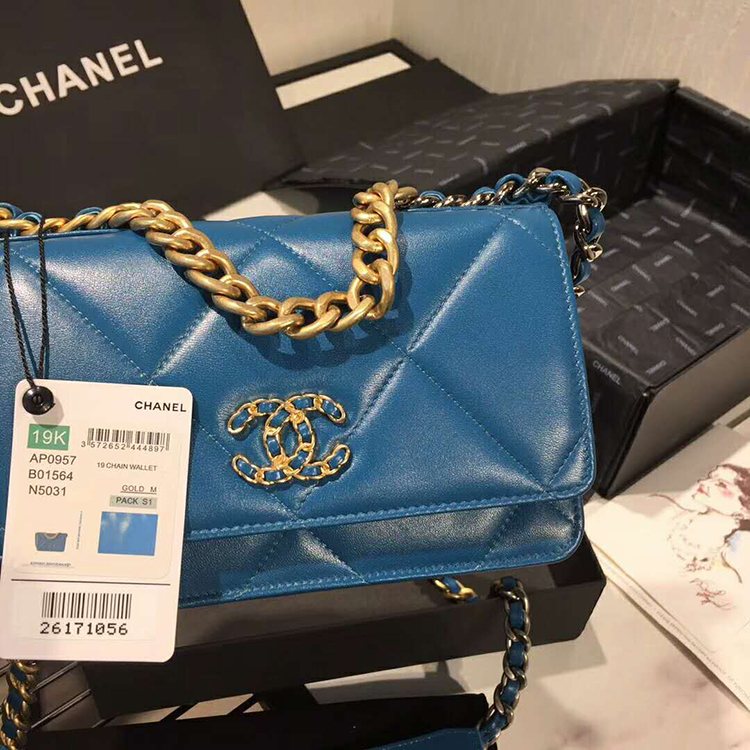 2020 Chanel WOC A33814 Mini Flap Bag