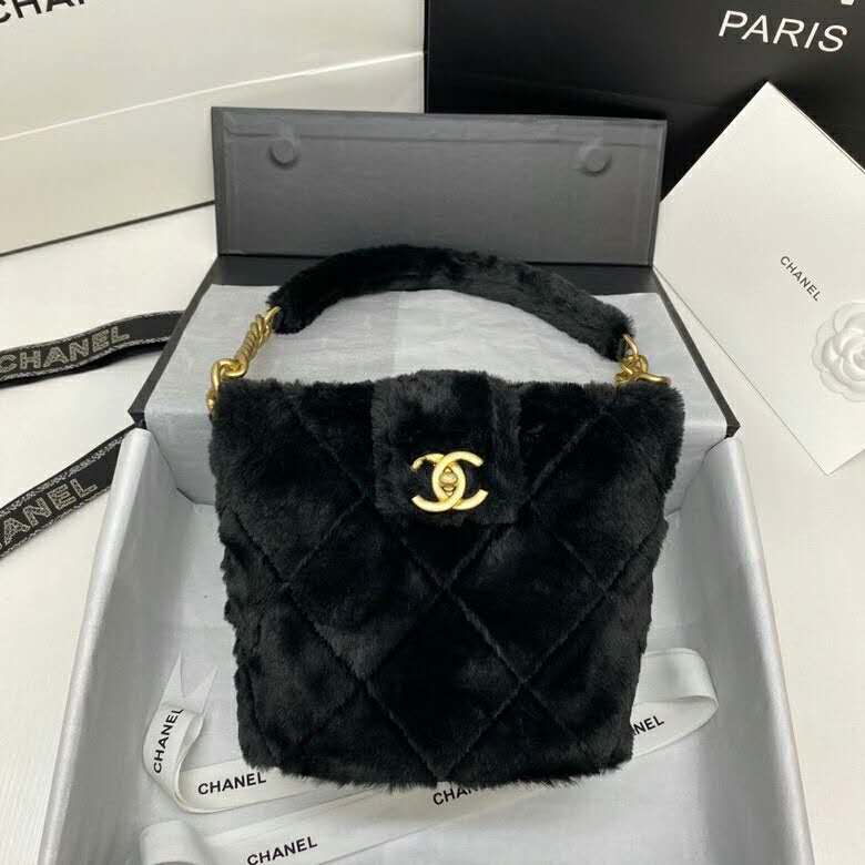 2020 Chanel bucket bag