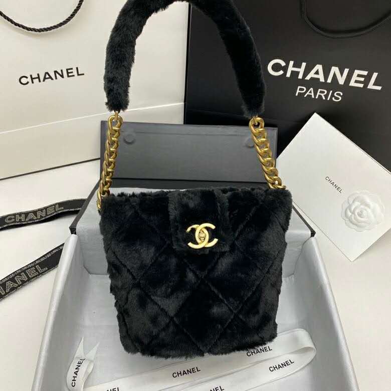 2020 Chanel bucket bag