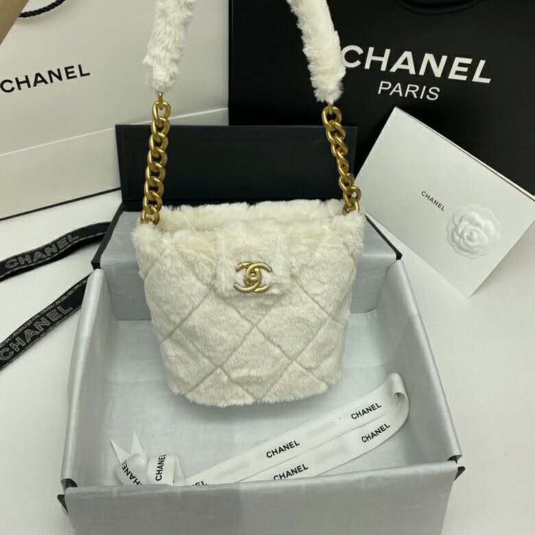 2020 Chanel bucket bag