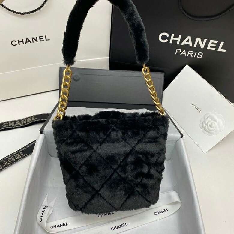 2020 Chanel bucket bag