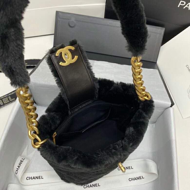 2020 Chanel bucket bag