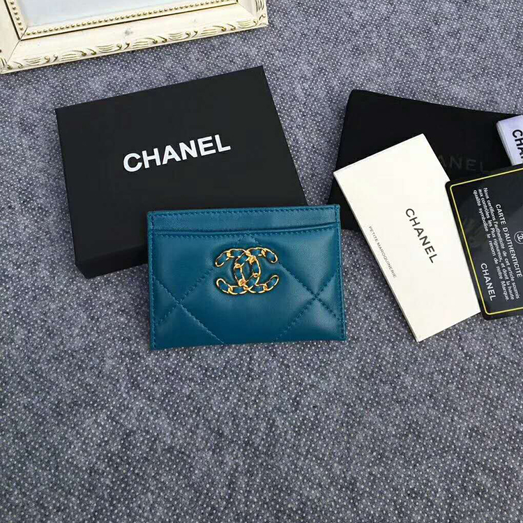 2020 Chanel card holder