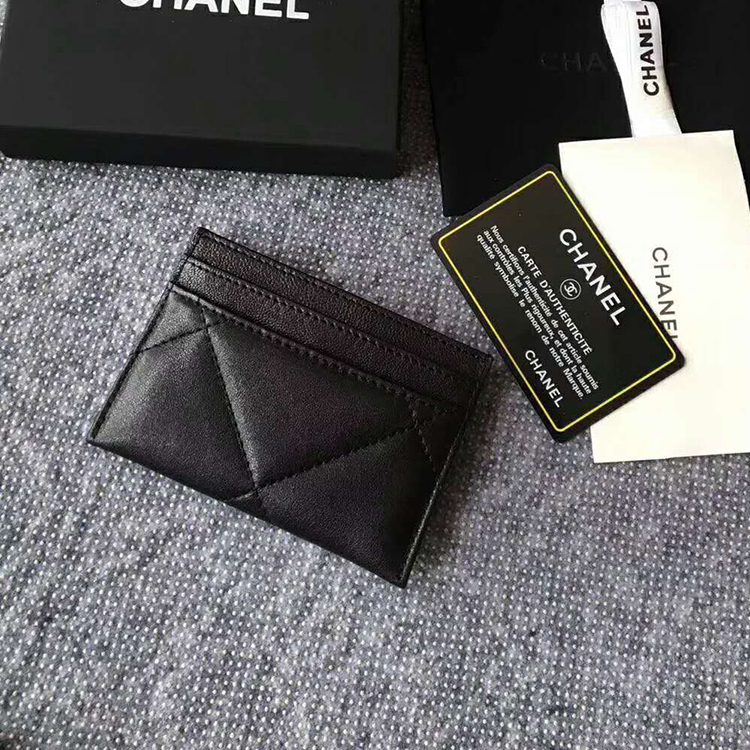 2020 Chanel card holder