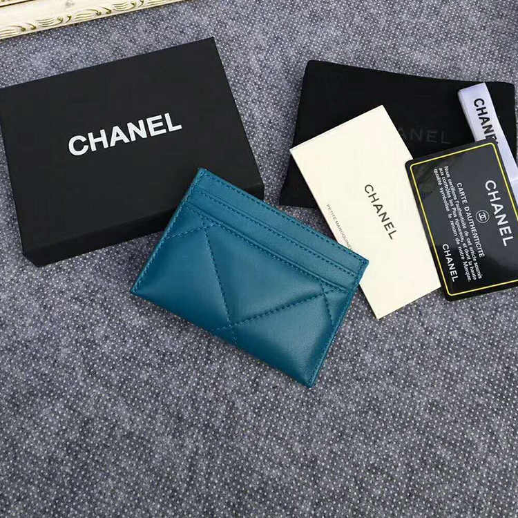 2020 Chanel card holder