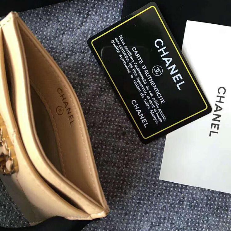 2020 Chanel card holder