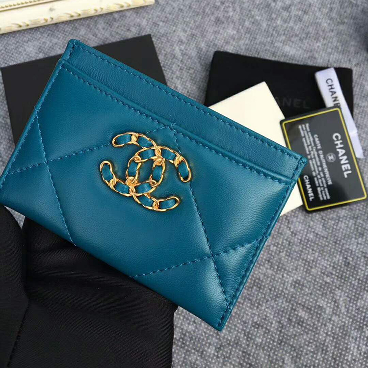 2020 Chanel card holder