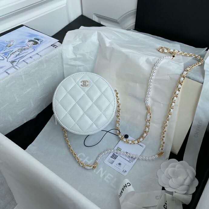 2020 Chanel clutch with chain