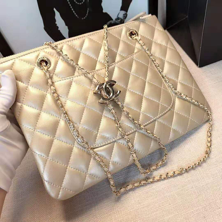 2020 Chanel clutch with chain