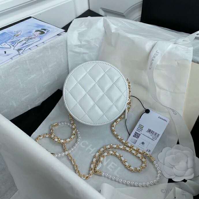 2020 Chanel clutch with chain