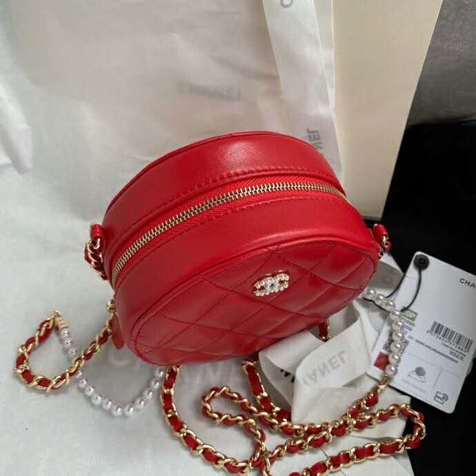 2020 Chanel clutch with chain