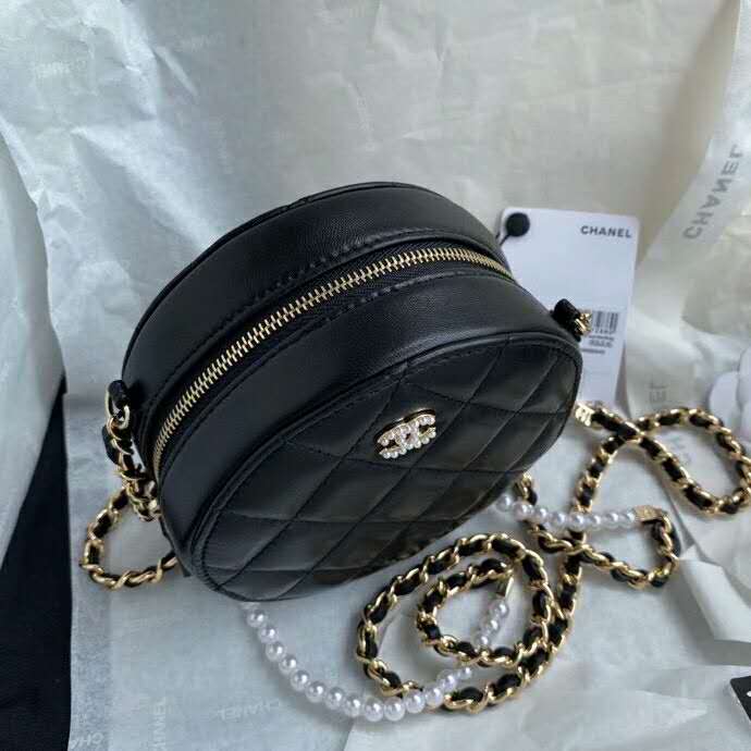 2020 Chanel clutch with chain