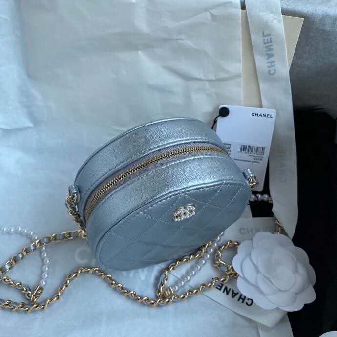 2020 Chanel clutch with chain