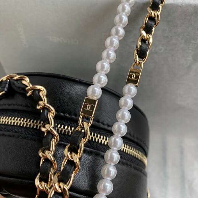 2020 Chanel clutch with chain