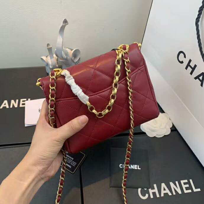 2020 Chanel kiss lock bag