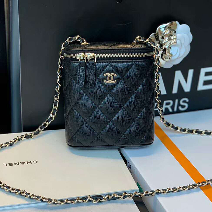 2020 Chanel mini vanity with classic chain