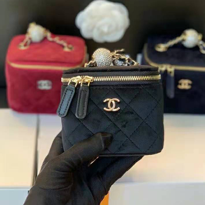 2020 Chanel mini vanity with classic chain