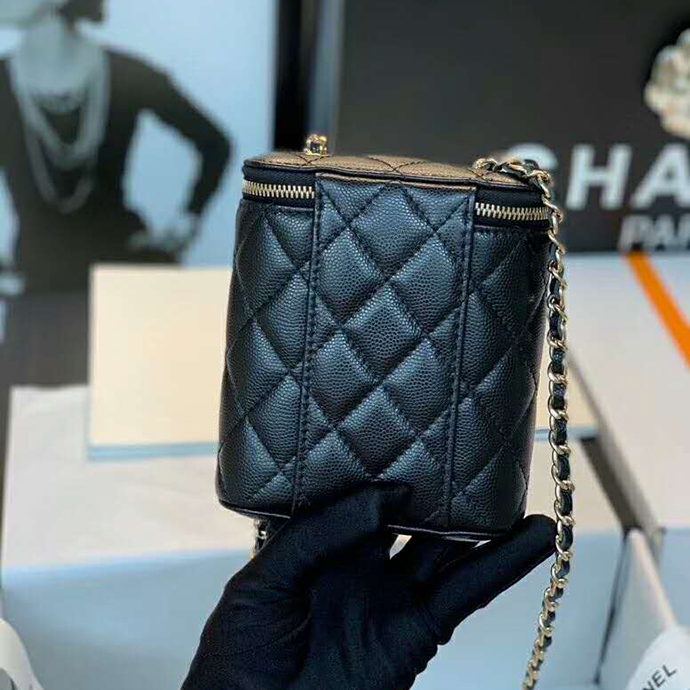 2020 Chanel mini vanity with classic chain