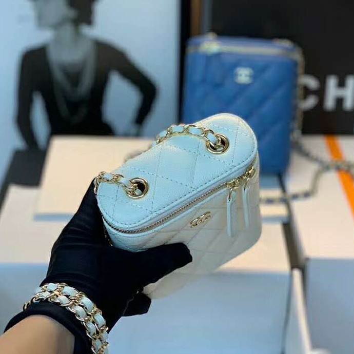 2020 Chanel mini vanity with classic chain