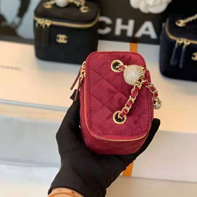 2020 Chanel mini vanity with classic chain