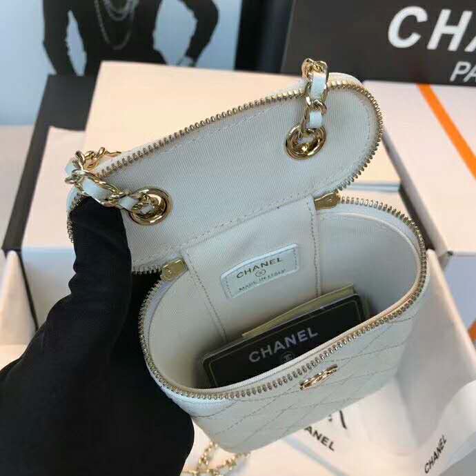 2020 Chanel mini vanity with classic chain