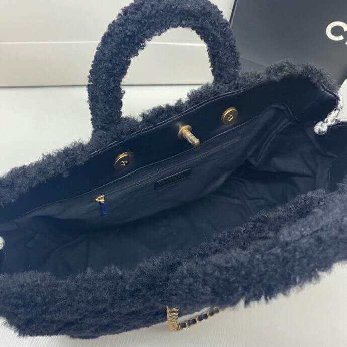 2020 Chanel shopping bag