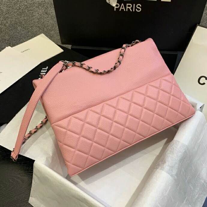 2020 Chanel shoulder Bag