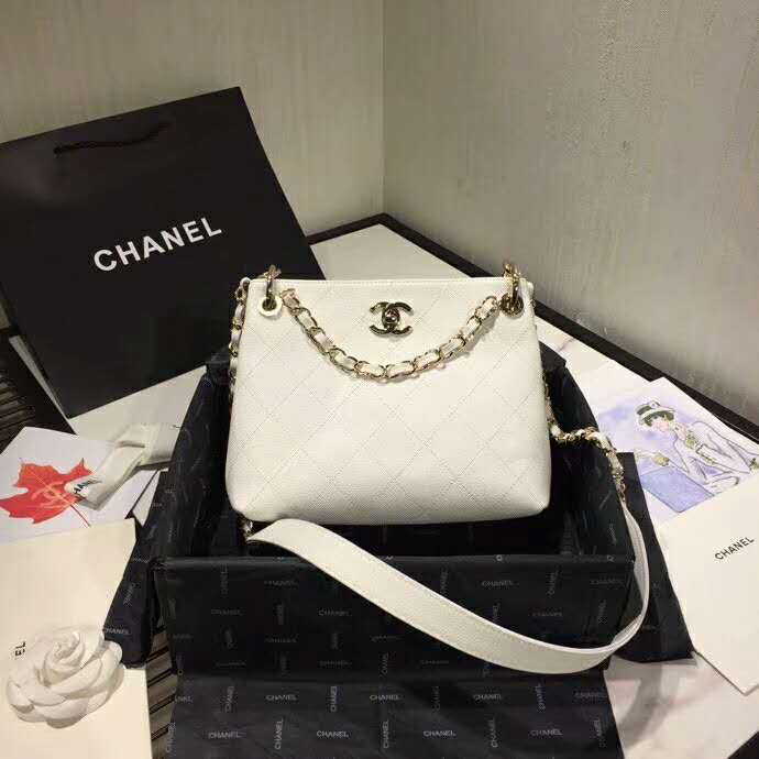 2020 Chanel shoulder bag