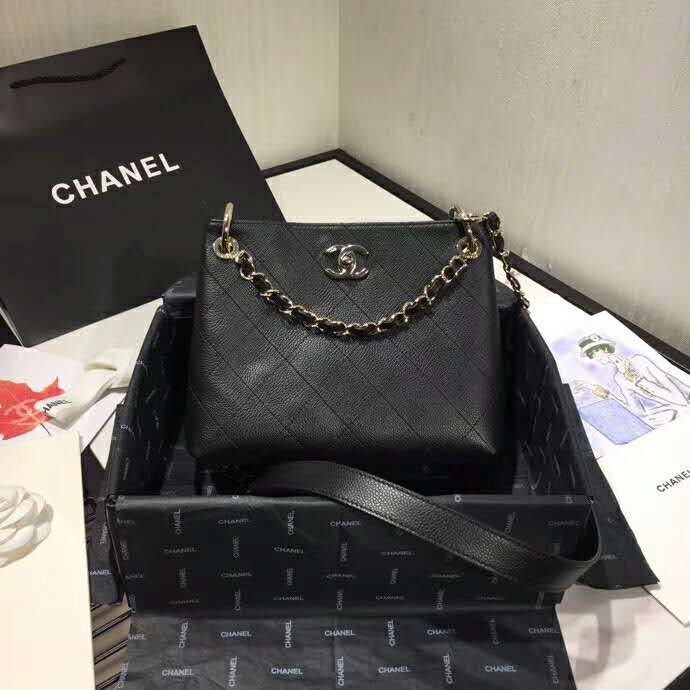 2020 Chanel shoulder bag