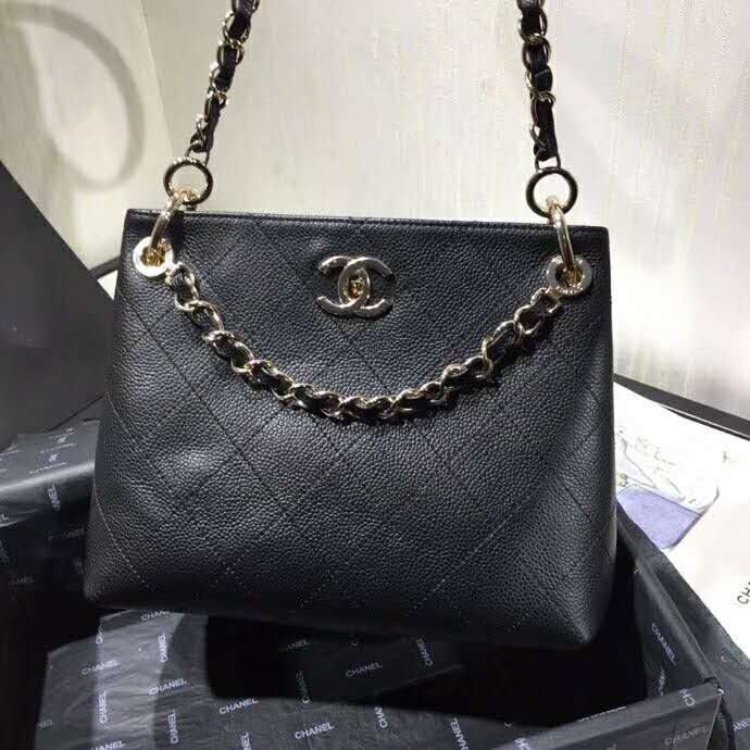 2020 Chanel shoulder bag