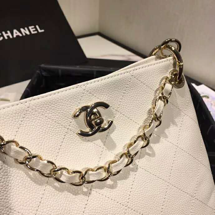 2020 Chanel shoulder bag