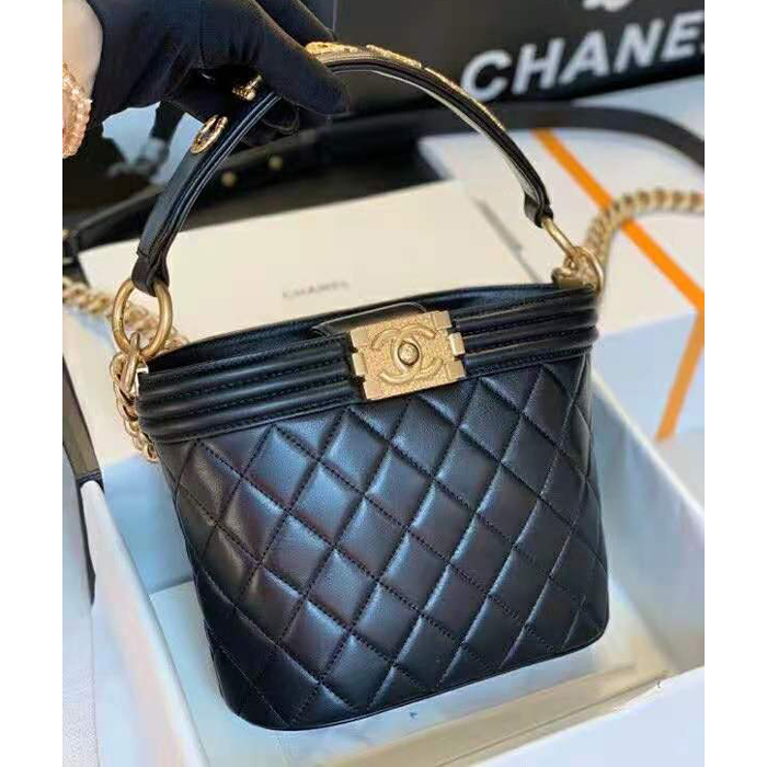 2020 Chanel small bucket bag