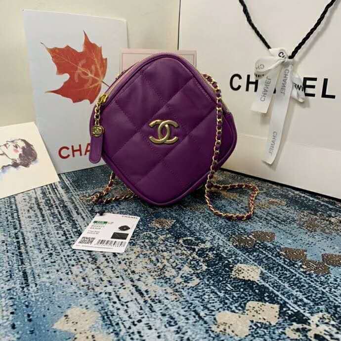 2020 Chanel small diamond bag