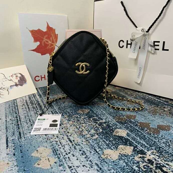 2020 Chanel small diamond bag