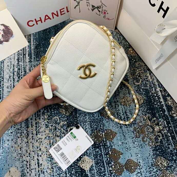 2020 Chanel small diamond bag