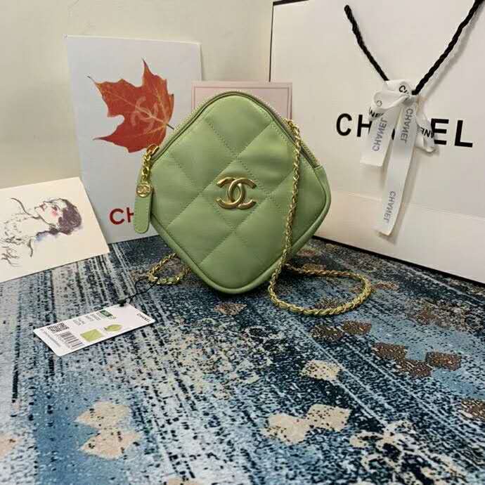 2020 Chanel small diamond bag