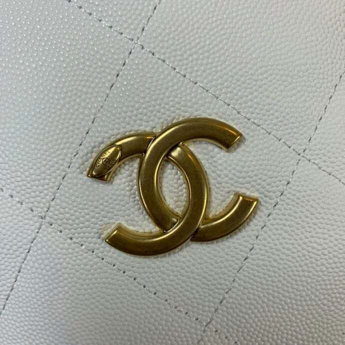 2020 Chanel small diamond bag