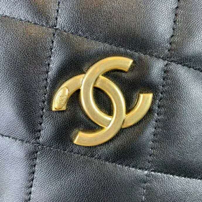 2020 Chanel small diamond bag