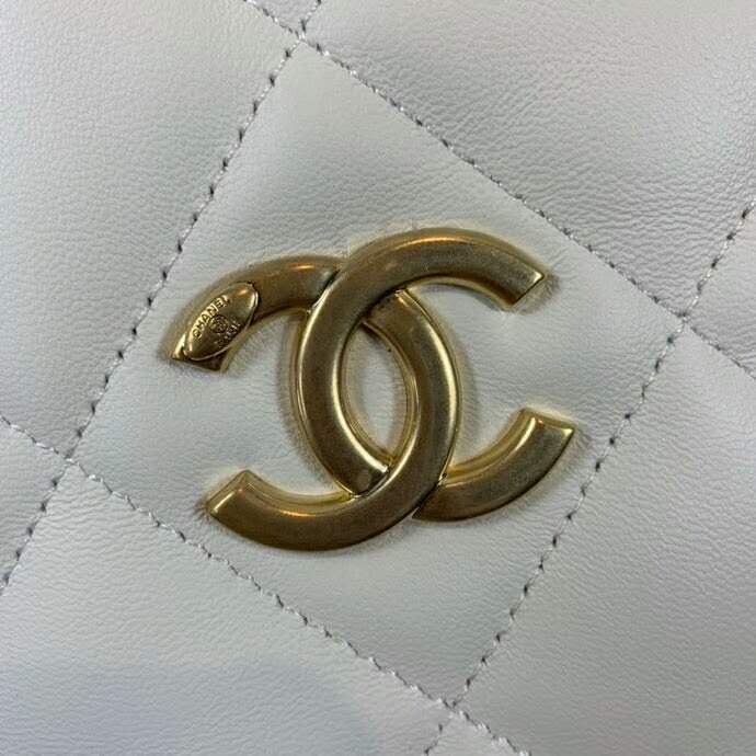 2020 Chanel small diamond bag