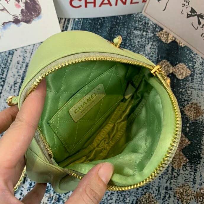 2020 Chanel small diamond bag