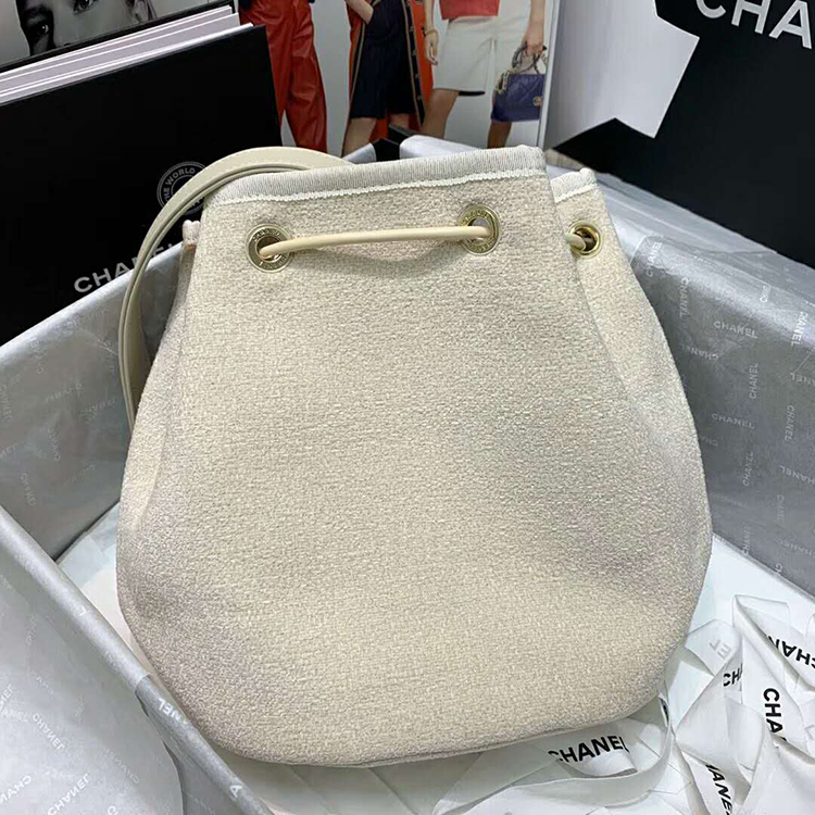 2020 Chanel small drawstring bag