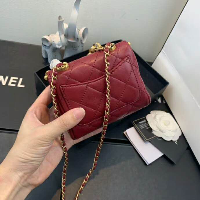 2020 Chanel small kiss lock bag