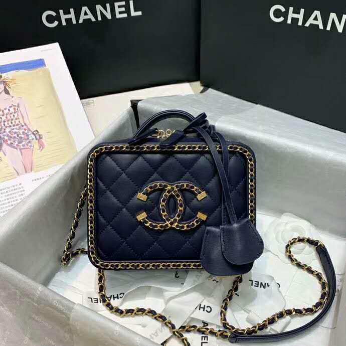 2020 Chanel small vanity case