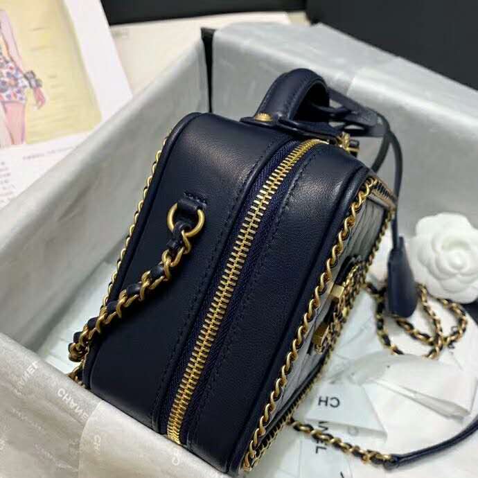 2020 Chanel small vanity case