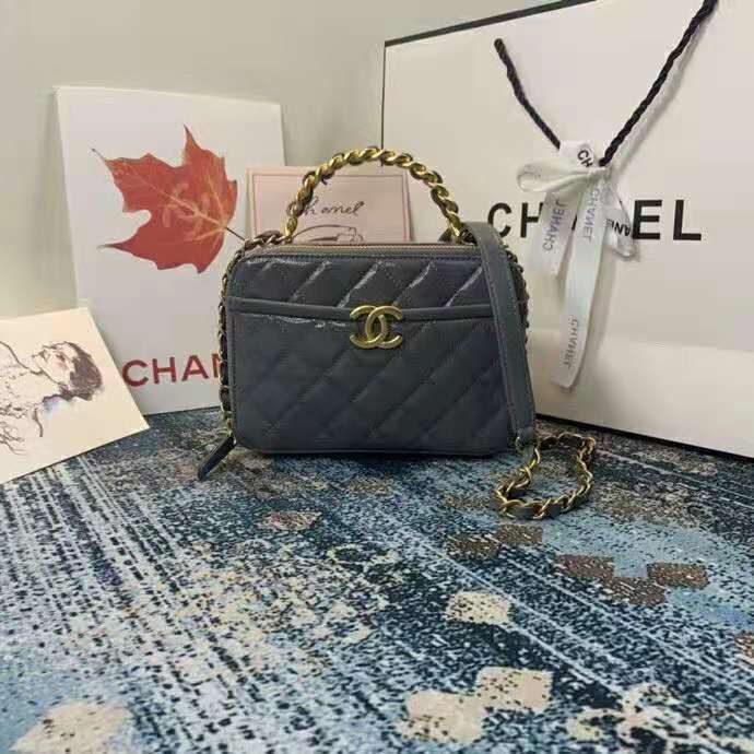 2020 Chanel vanity case