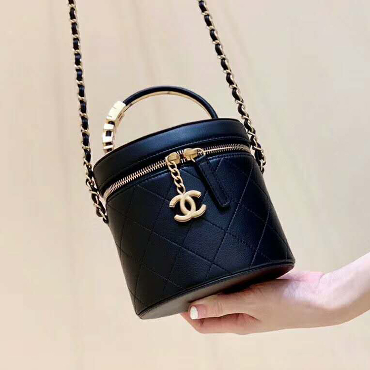 2020 Chanel vanity case